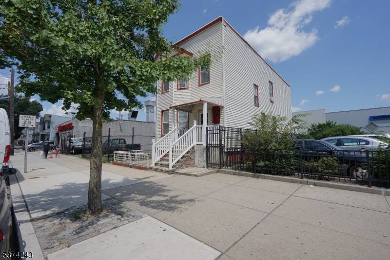 Jersey City, NJ 07306,274 Sip Ave
