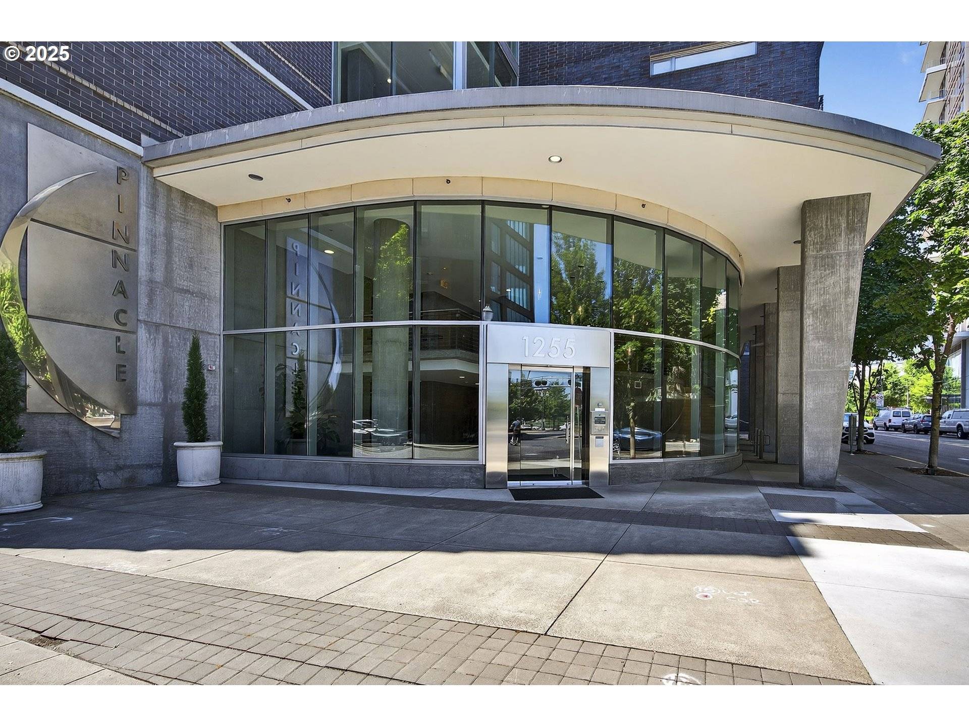 Portland, OR 97209,1255 NW 9TH AVE #1402