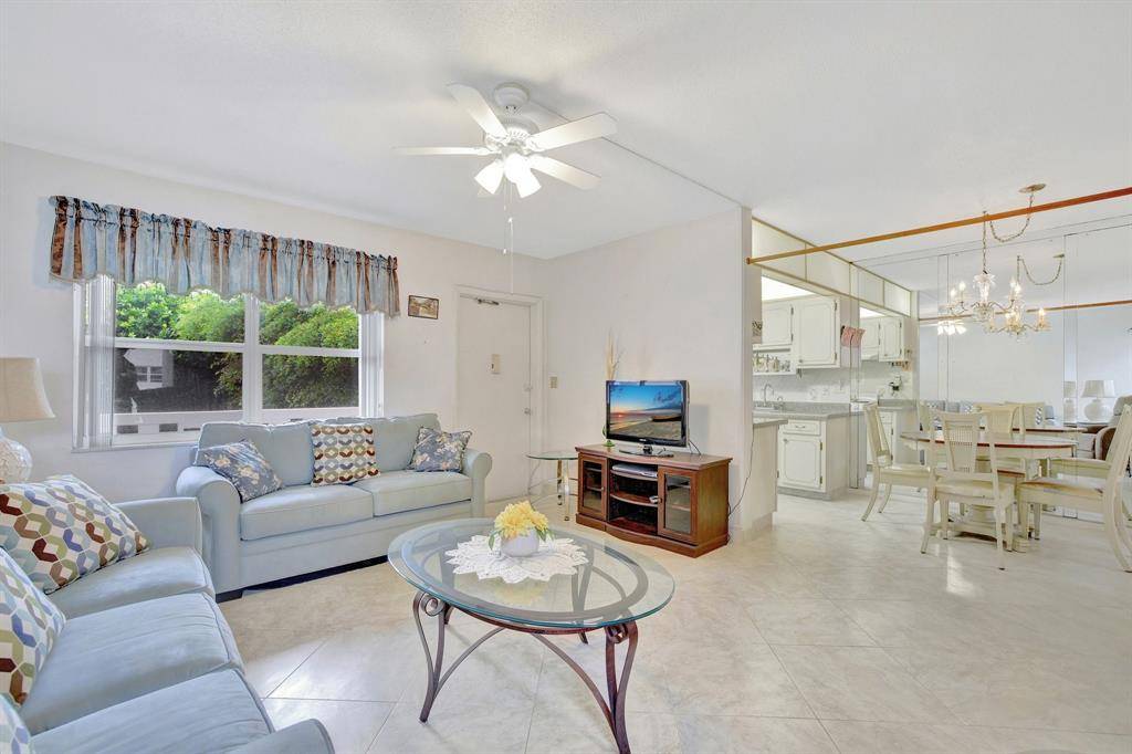 Lauderdale By The Sea, FL 33308,224 Hibiscus Ave #256