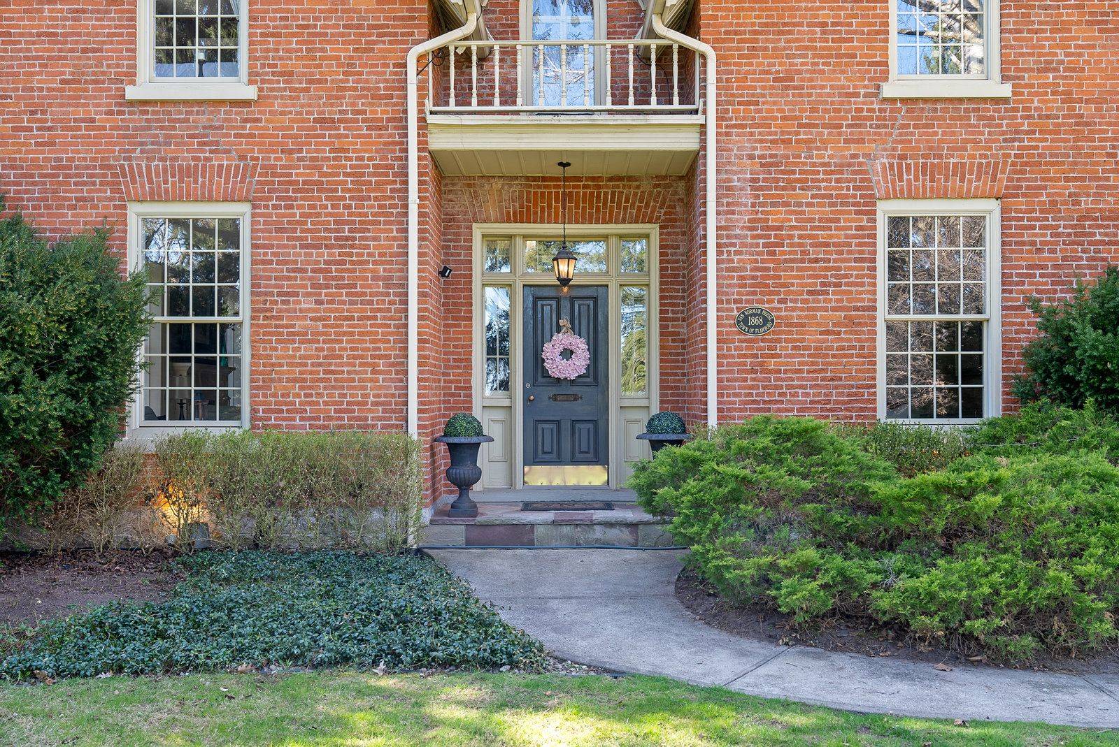 Hamilton, ON L0P 1B0,499 Carlisle RD