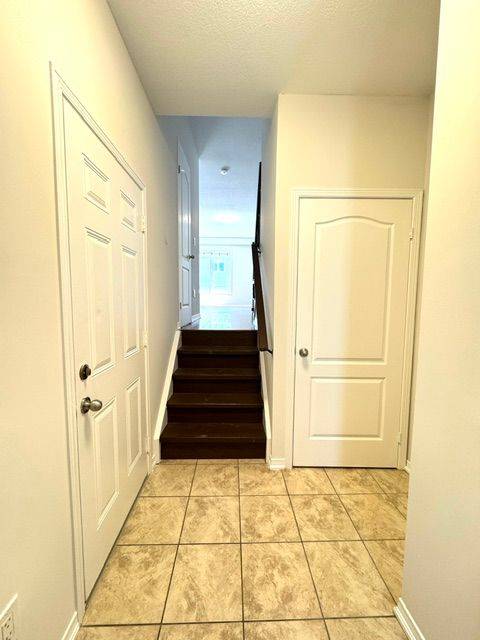 Hamilton, ON L8E 0H2,170 Palacebeach TRL #26