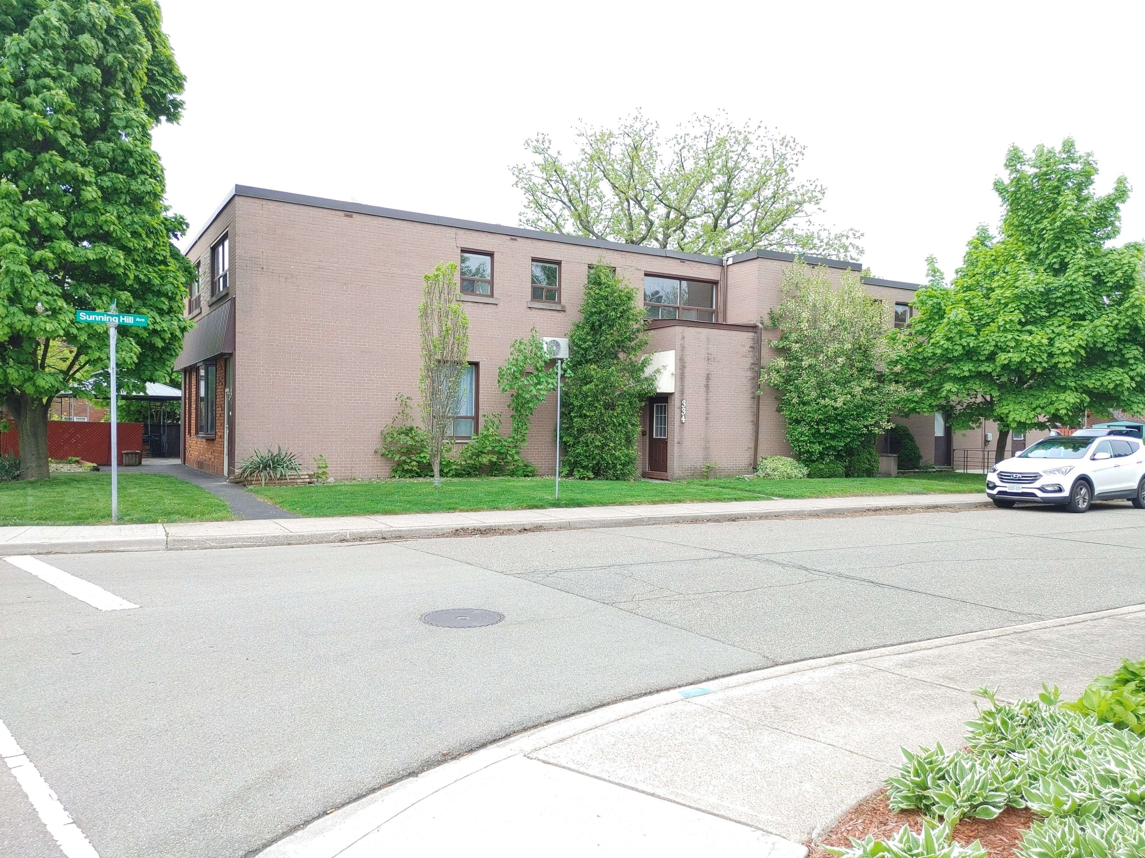 Hamilton, ON L8T 3S6,334 Upper Ottawa ST #2A