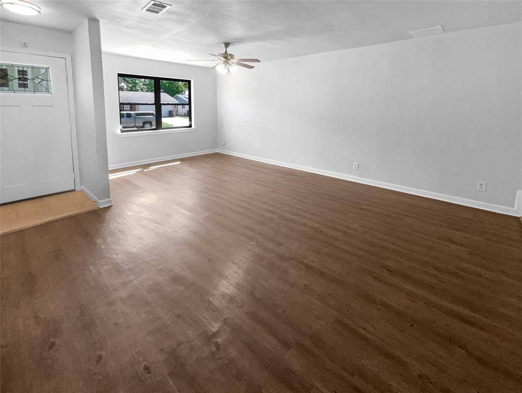 Euless, TX 76040,612 Pauline Street