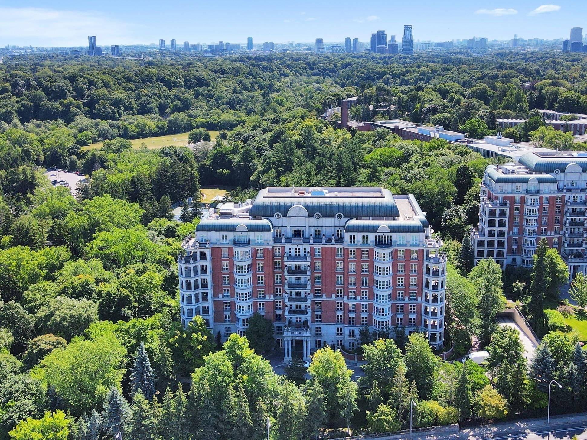 Toronto C12, ON M4N 3R5,2 Chedington PL #2C