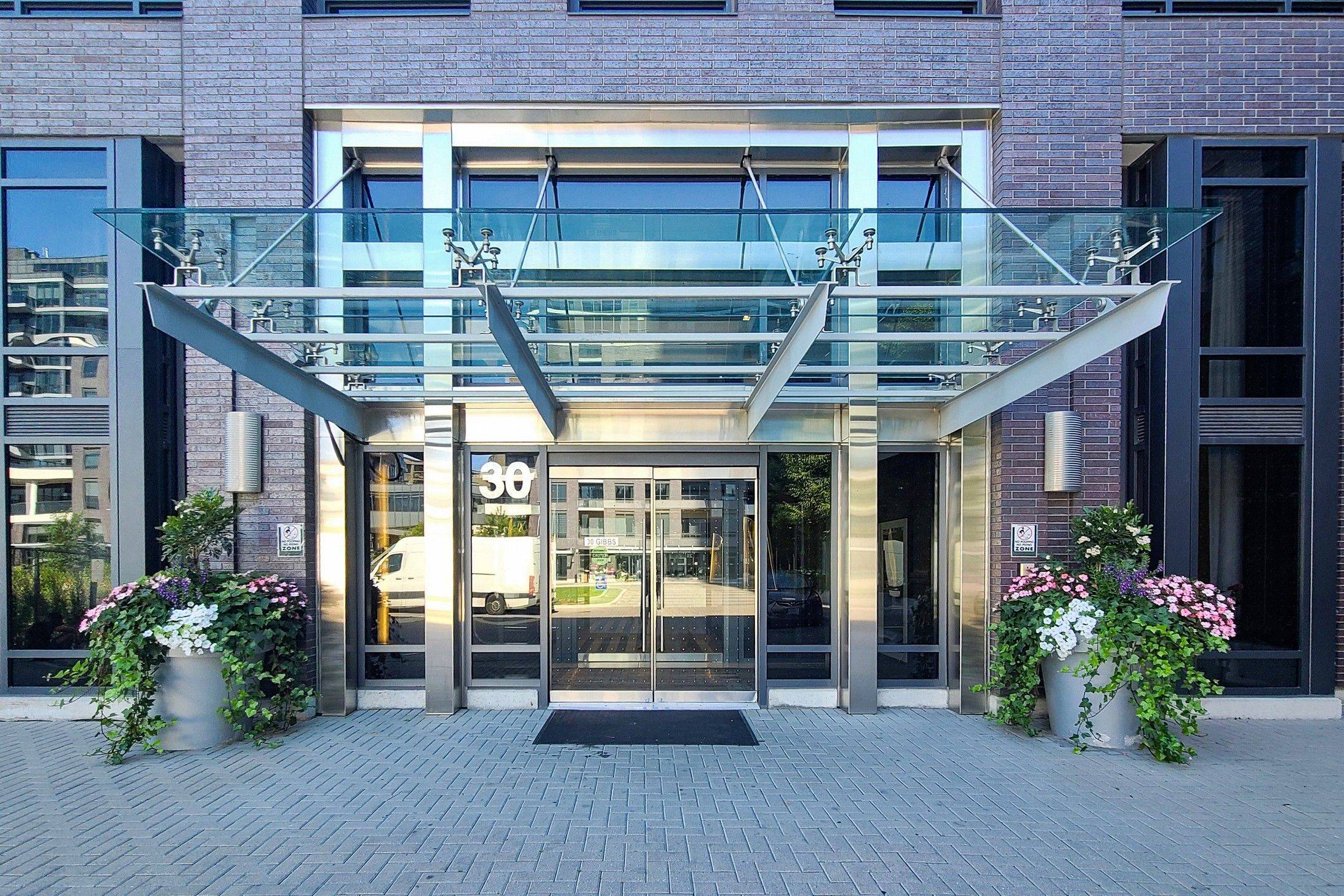 Toronto W08, ON M9B 0E4,30 Gibbs RD #1708