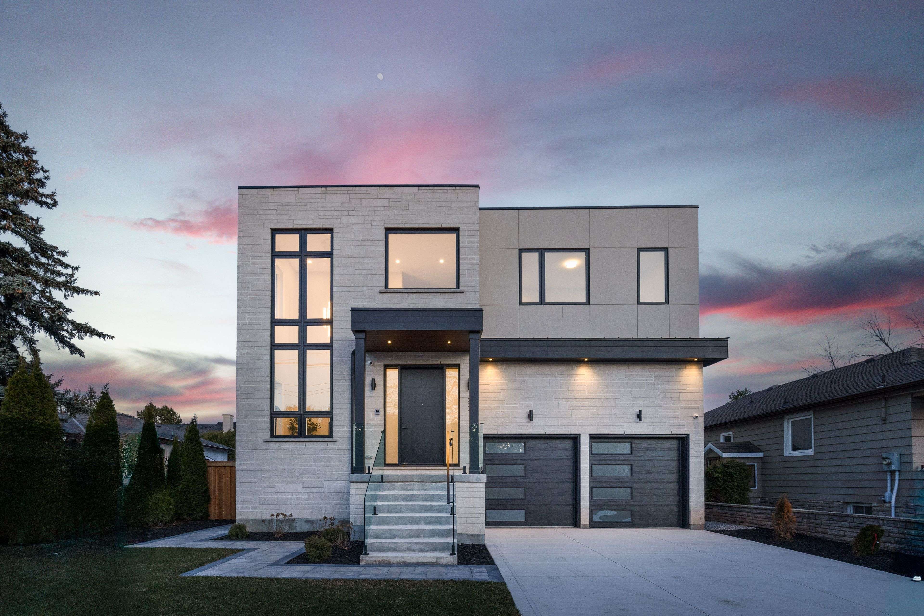 Oakville, ON L6L 2A9,2346 Rebecca ST