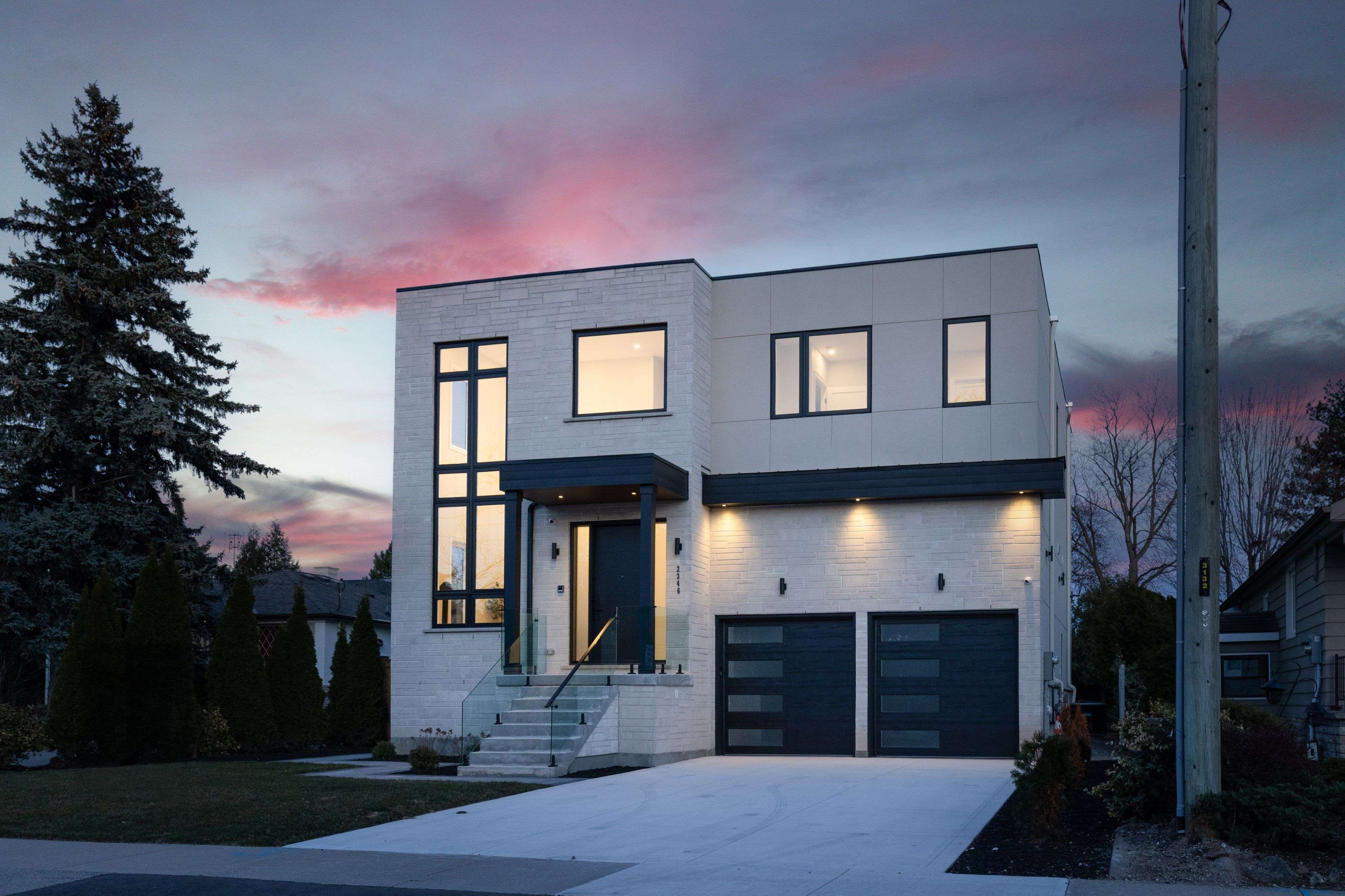 Oakville, ON L6L 2A9,2346 Rebecca ST