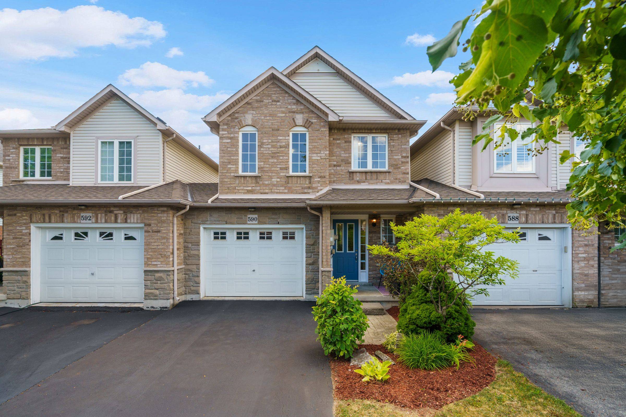 Hamilton, ON L9C 7V8,590 Southridge DR