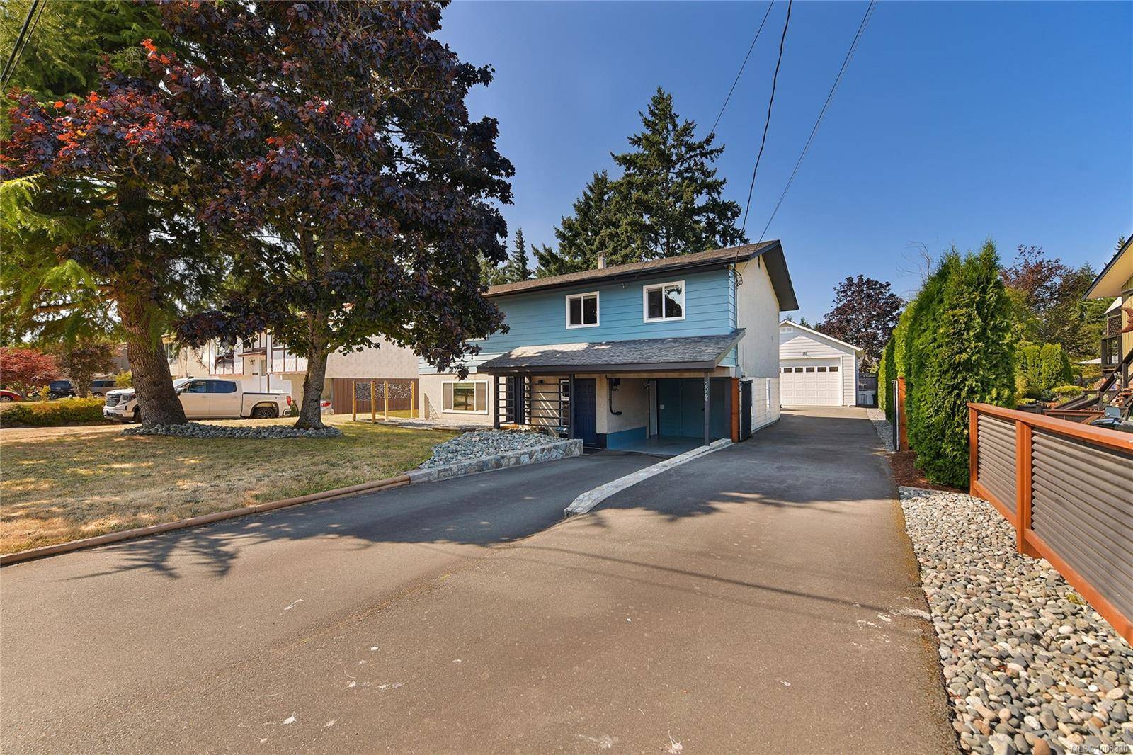 Sidney, BC V8L 2L4,2024 Ardwell Ave