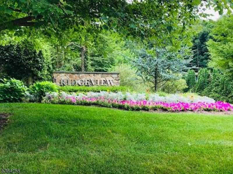 Mount Arlington Boro, NJ 07856,28 Ridgeview Ln
