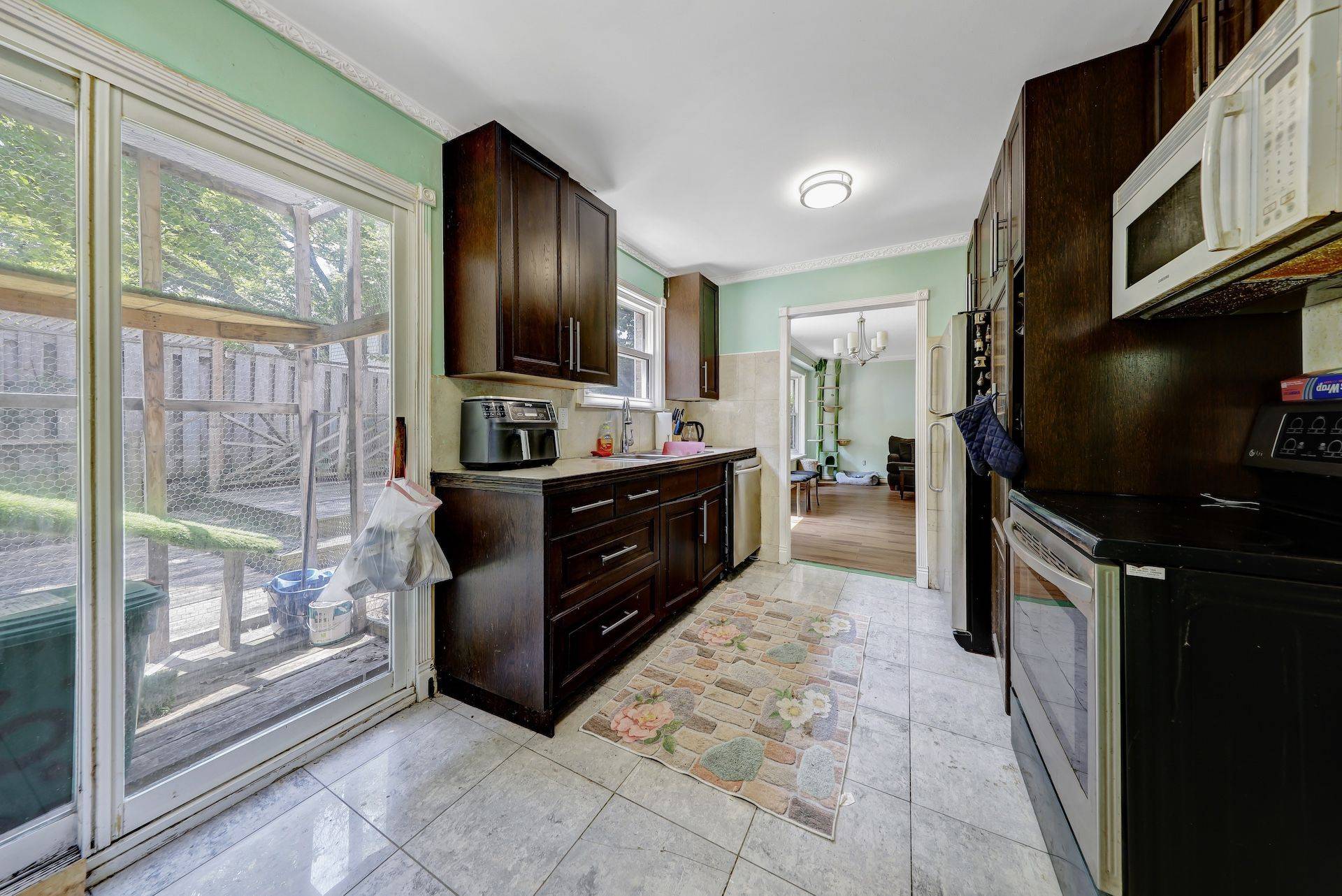Richmond Hill, ON L4C 5C2,63 SPRINGHEAD GDNS