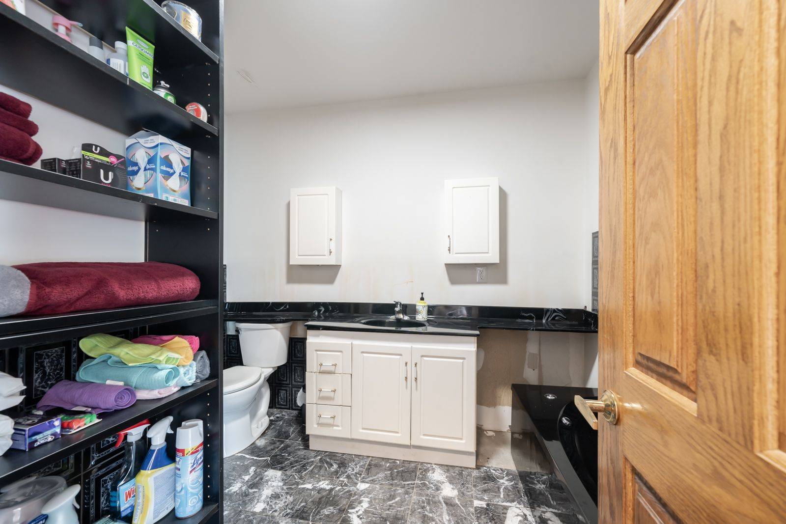 Toronto C03, ON M6C 2V2,35 Pinewood AVE