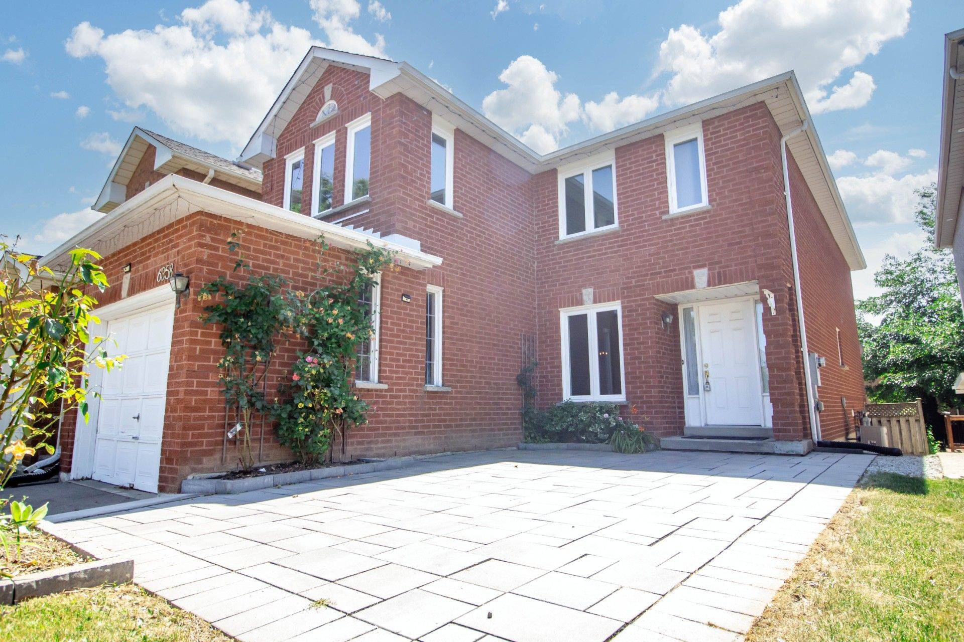 Mississauga, ON L5N 6H1,6358 Longspur RD