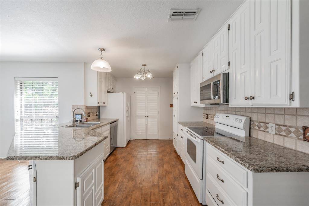 Hurst, TX 76054,3125 Woodridge Drive