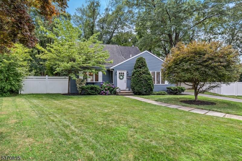 Rutherford Boro, NJ 07070,11 Dean Ct