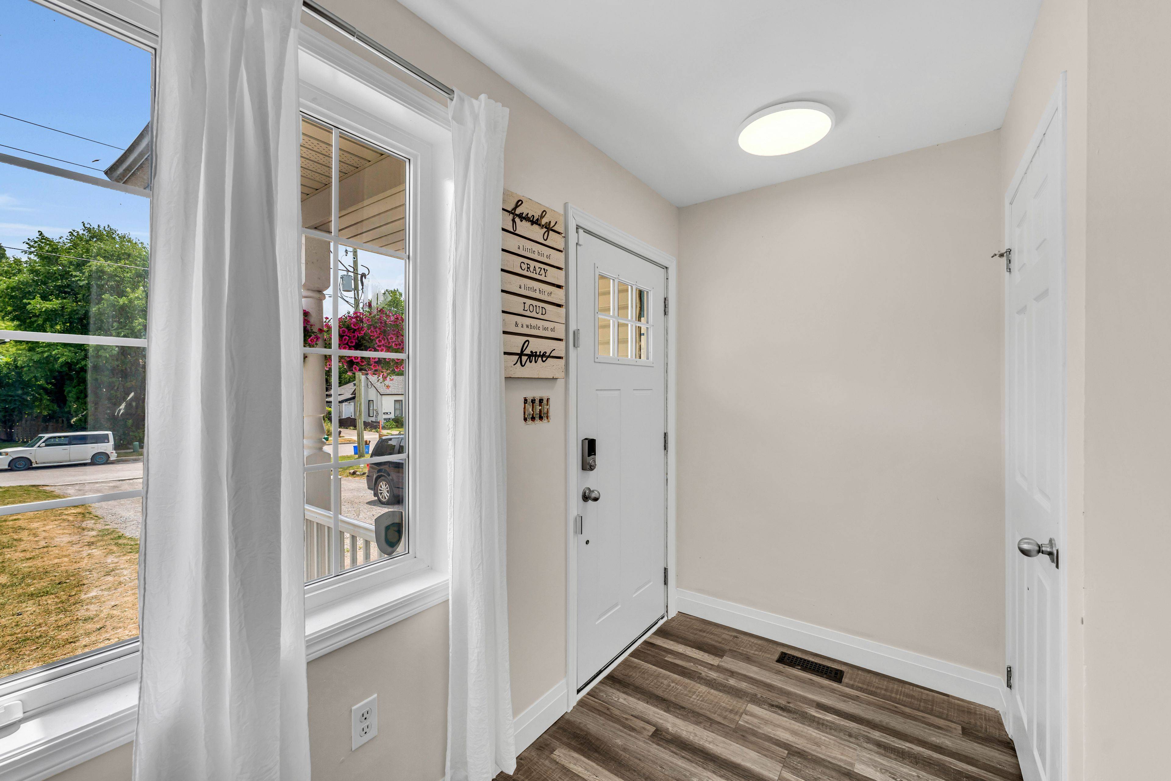Oshawa, ON L1H 0B7,64 Avenue ST