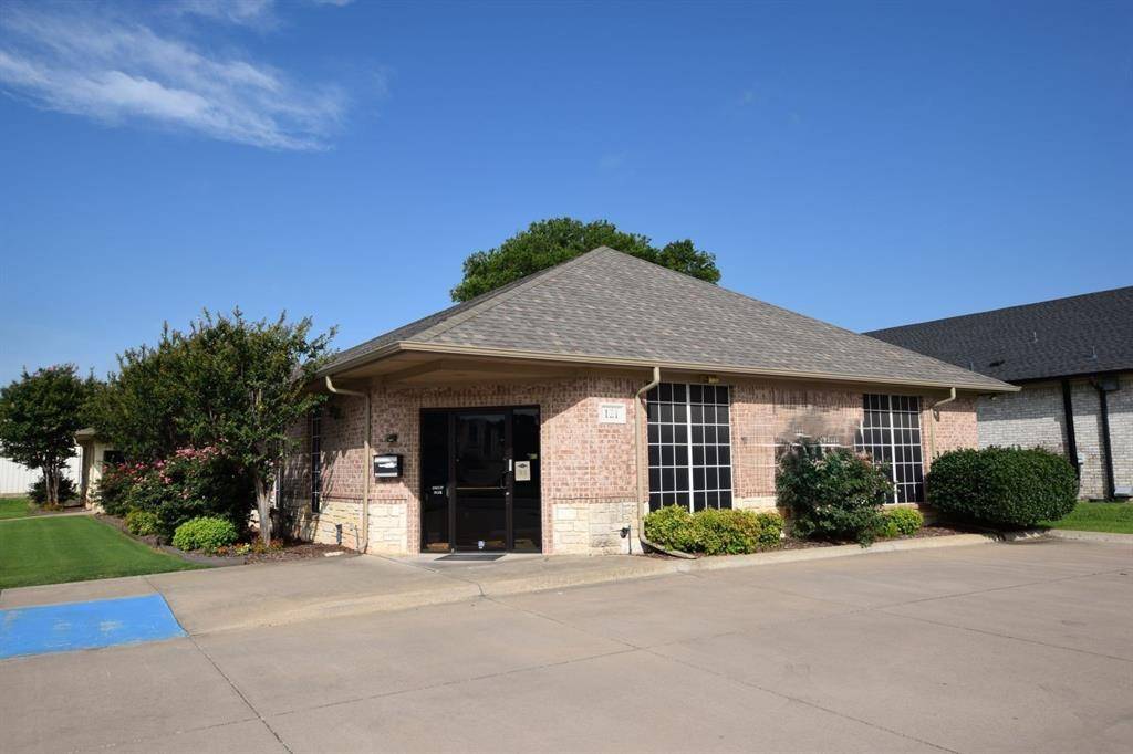 Burleson, TX 76028,121 NW Newton Drive