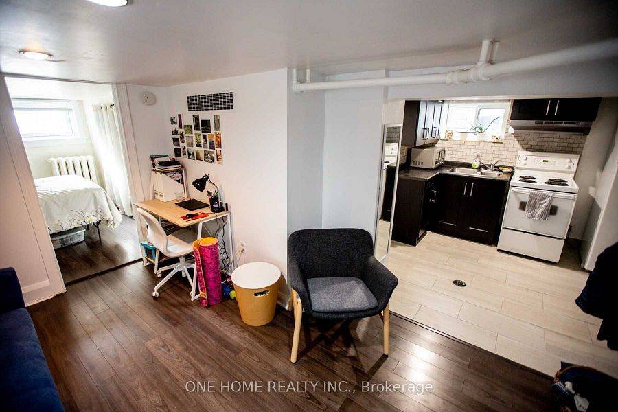 Toronto E03, ON M4J 1Z6,245 Sammon AVE
