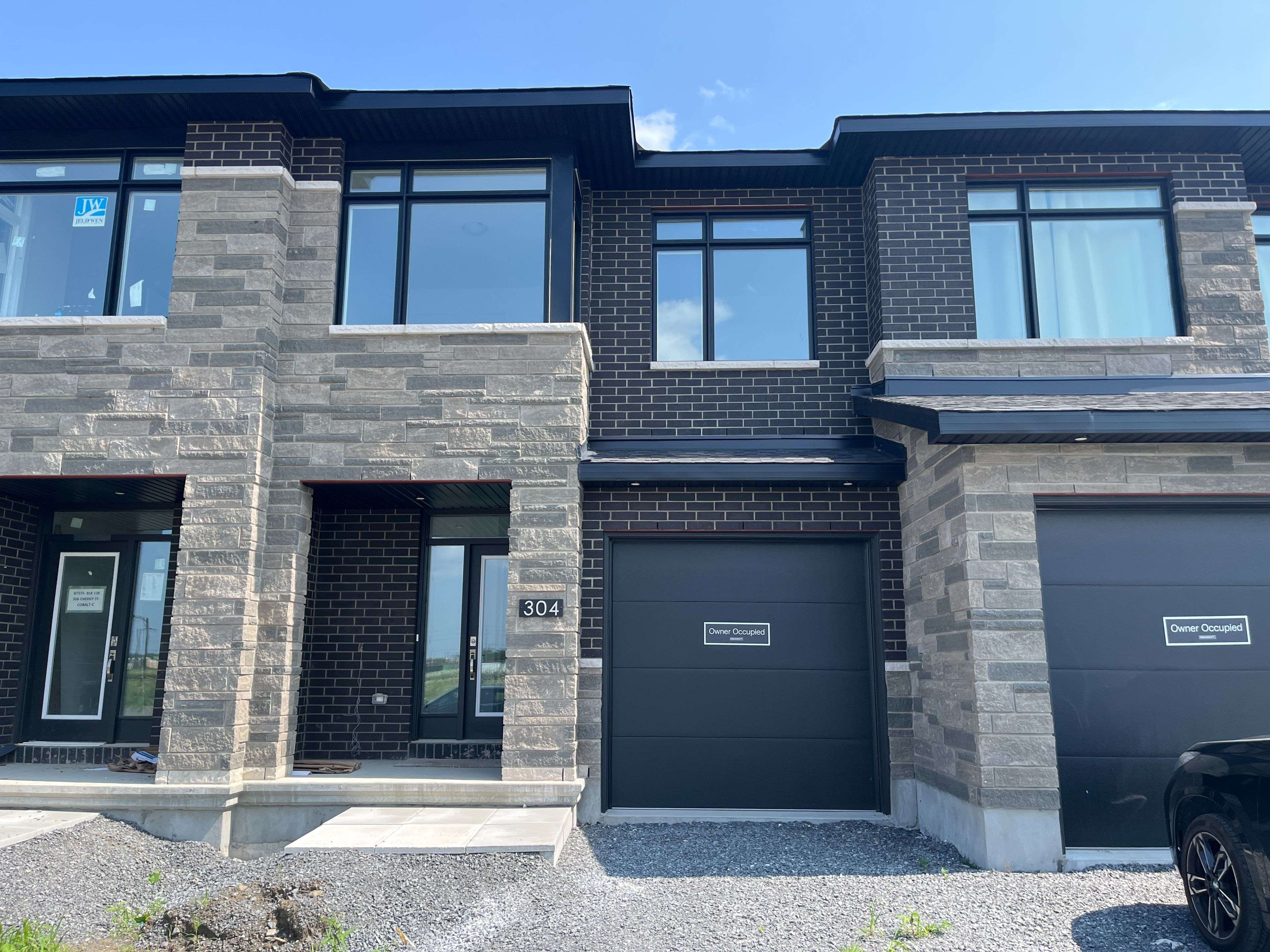 Stittsville - Munster - Richmond, ON K2V 0T4,304 ENERGY ST
