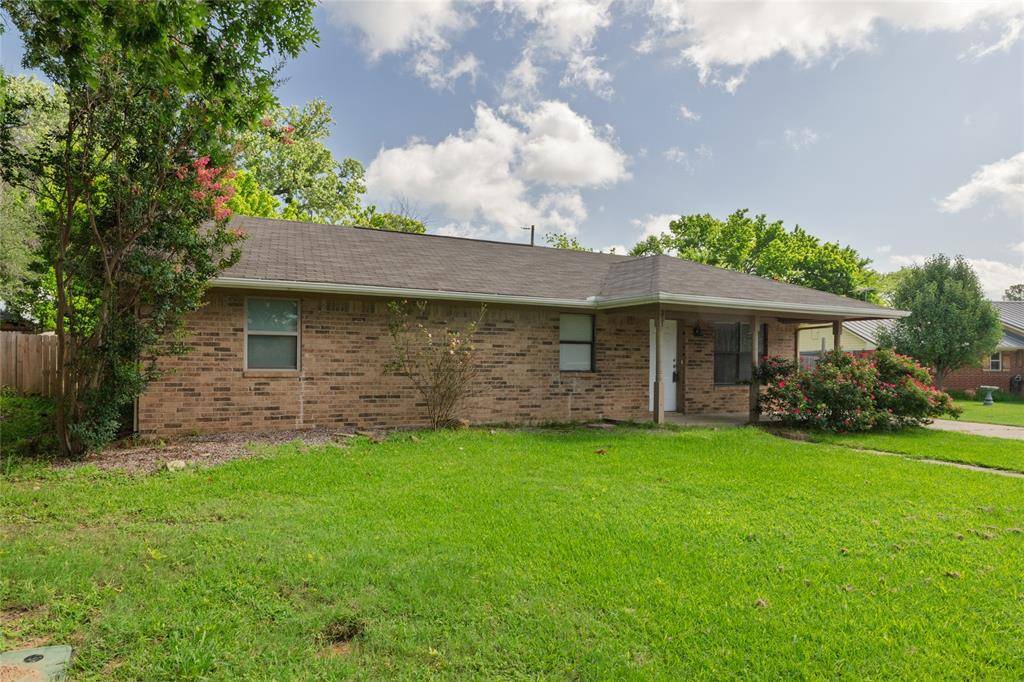Collinsville, TX 76233,311 Denton Court