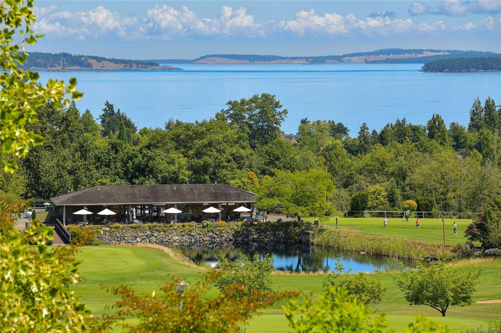 Saanich, BC V8Y 3K1,738 Sayward Hill Terr #503