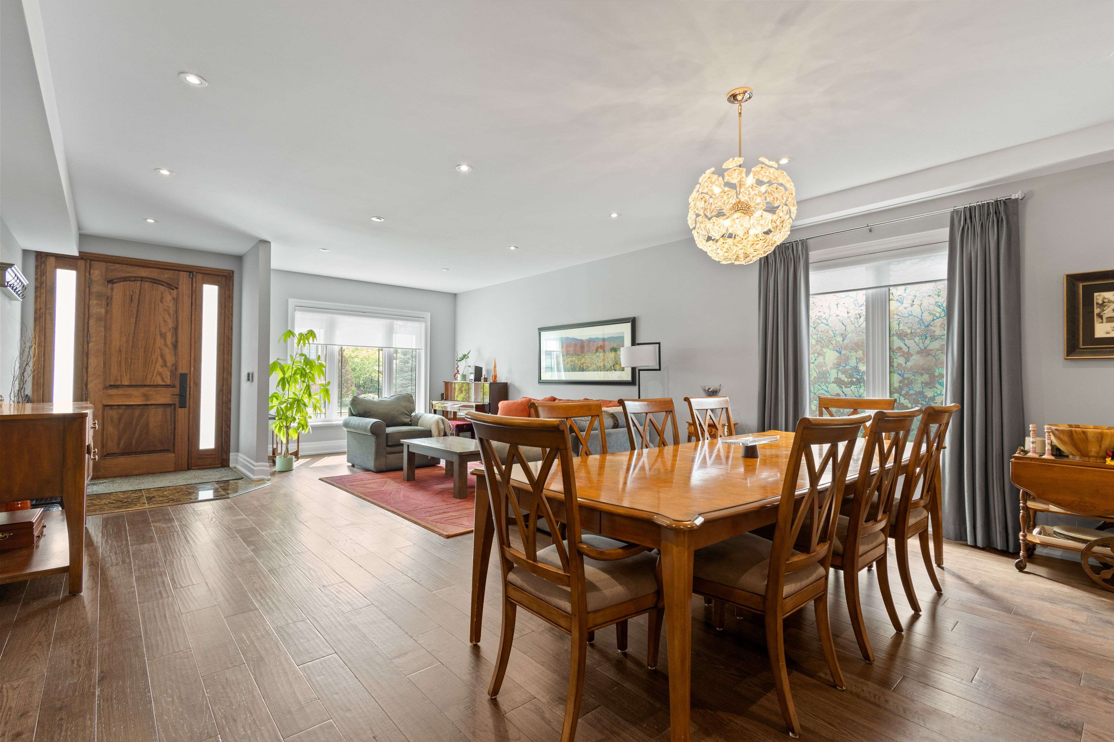 Mississauga, ON L5E 2N5,1487 Myron DR