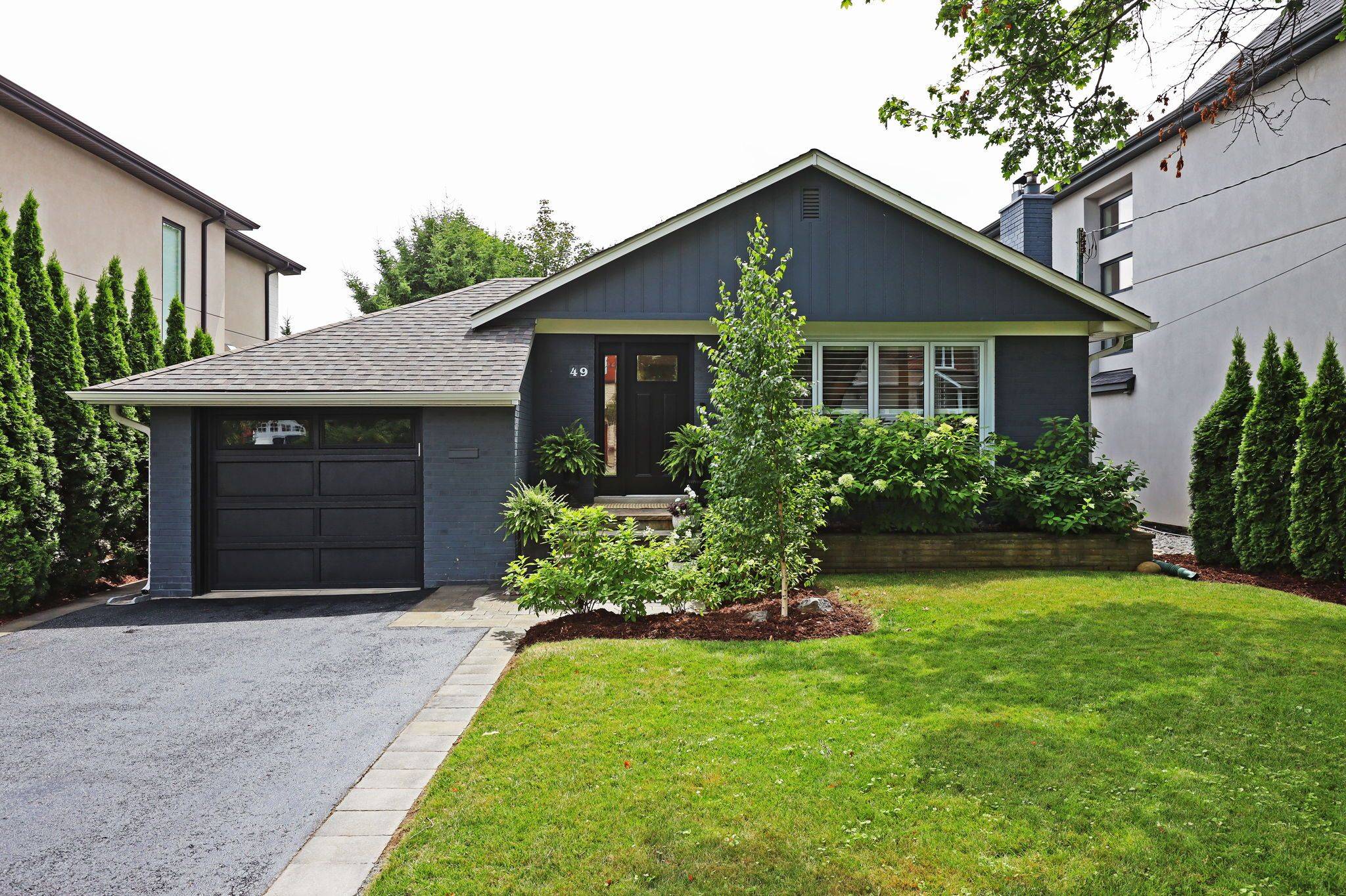 Toronto W08, ON M9B 1H2,49 Greenfield DR