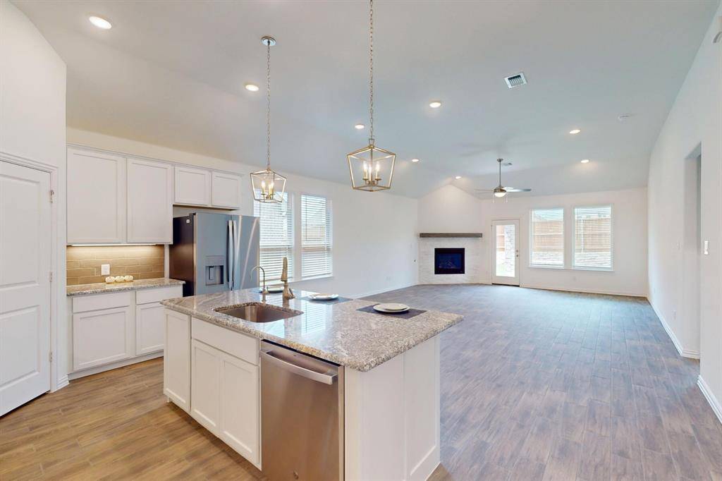 Denton, TX 76226,5204 Edge Way