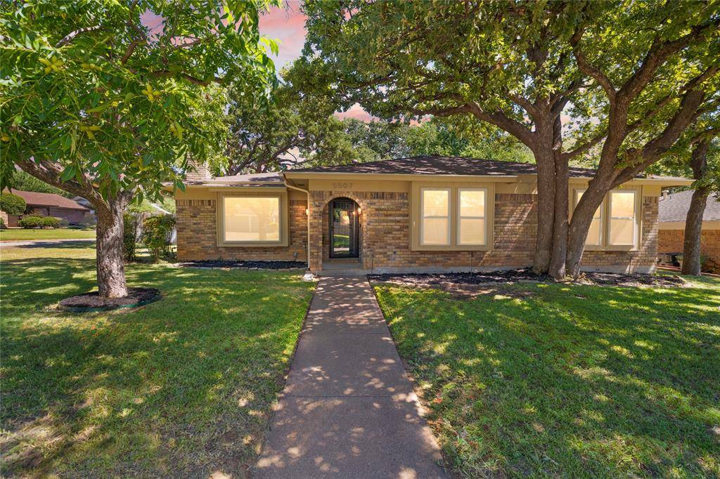 Arlington, TX 76016,5507 Pineridge Drive