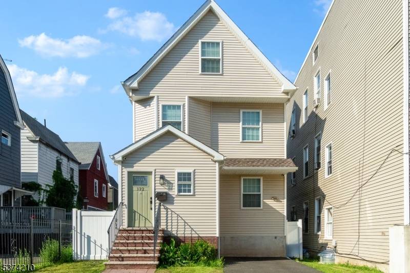 East Orange City, NJ 07017,122 4Th Ave