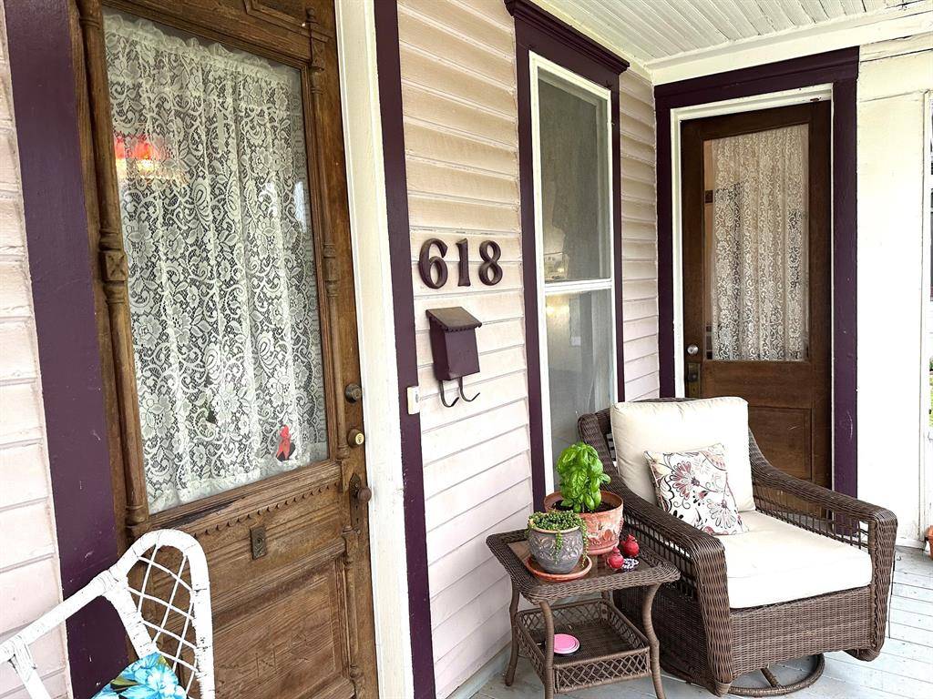 Denison, TX 75020,618 W Chestnut Street