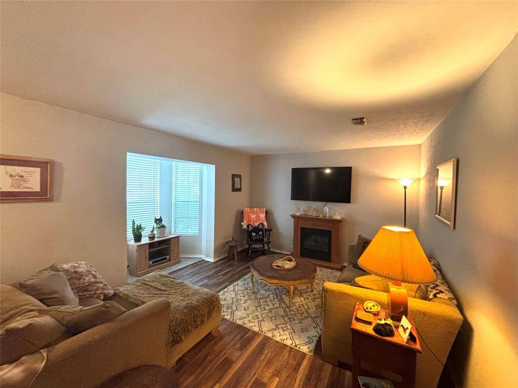 Arlington, TX 76014,2306 Newbury Drive