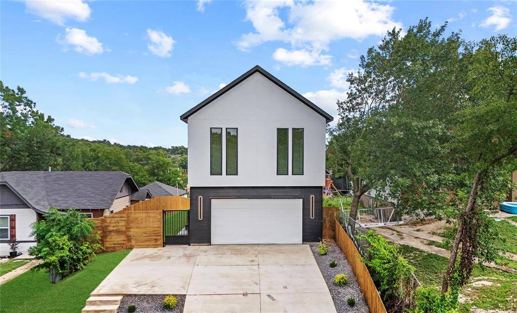 Dallas, TX 75203,1526 Claude Street