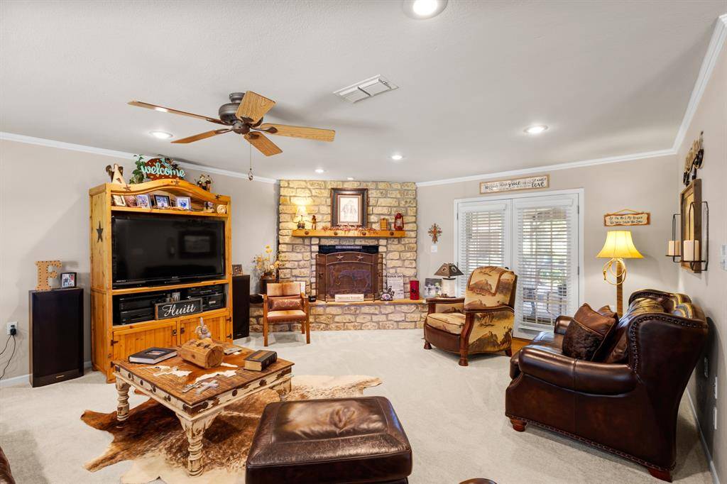 Bowie, TX 76230,1731 Redbird Lane