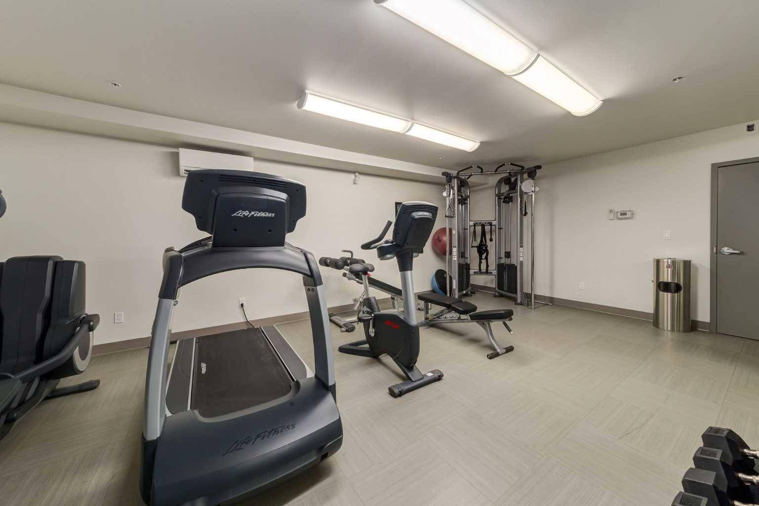 Calgary, AB T2E 2L3,707 4 ST NE #102