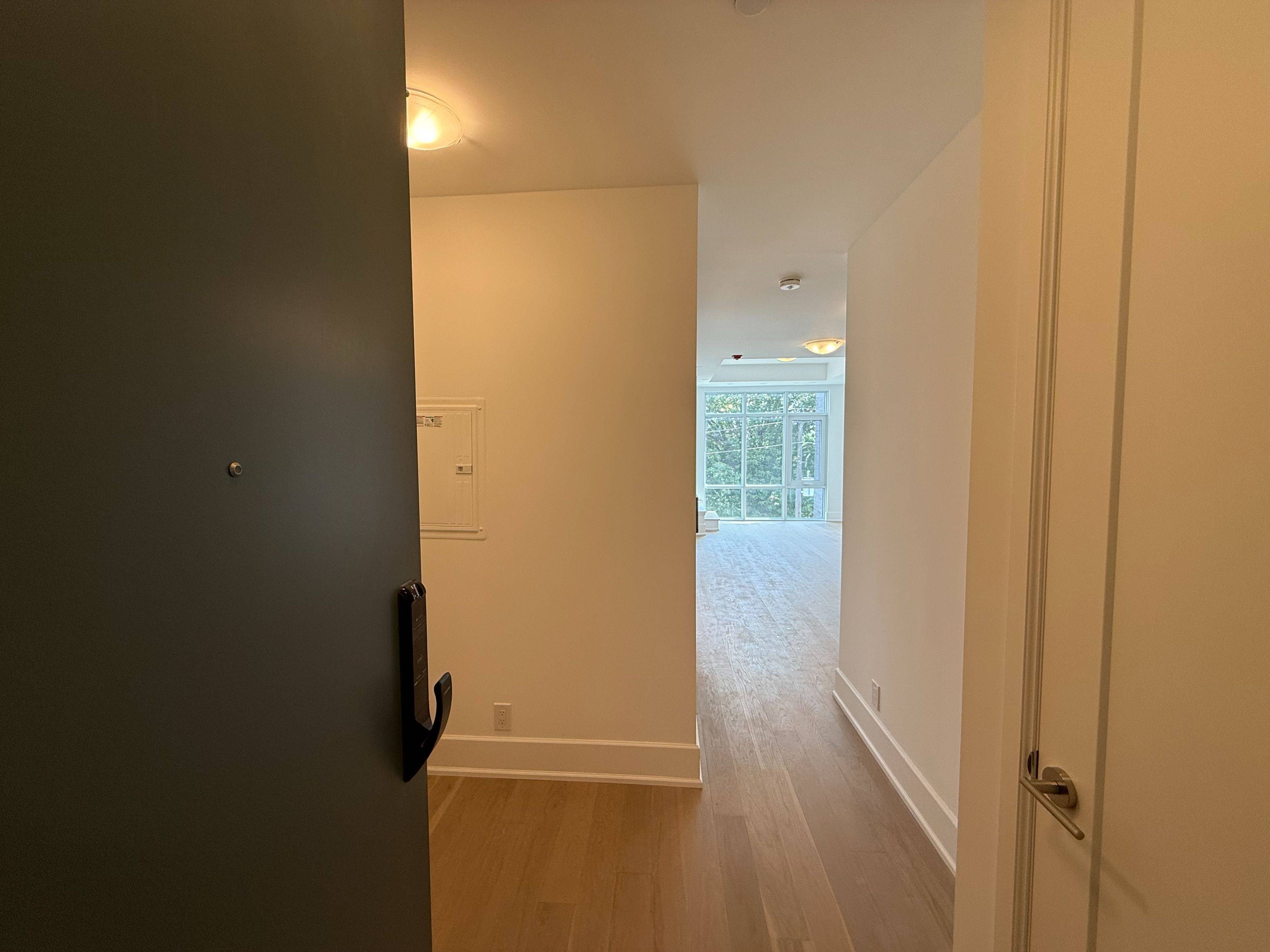 Toronto E03, ON M4K 2P7,800 Broadview AVE #404
