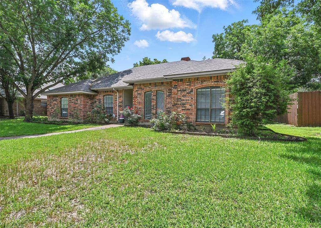 Desoto, TX 75115,732 Heather Knoll Drive