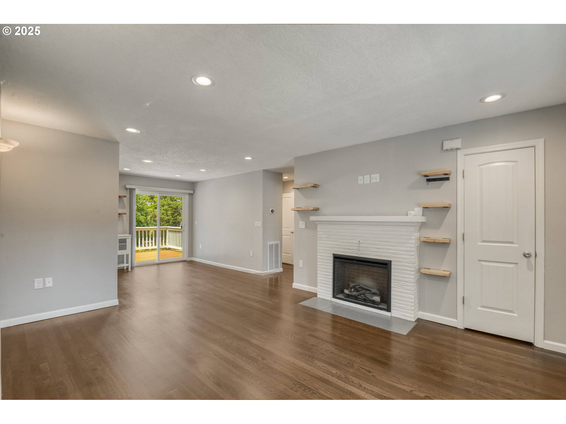 Portland, OR 97216,1007 SE 112TH AVE