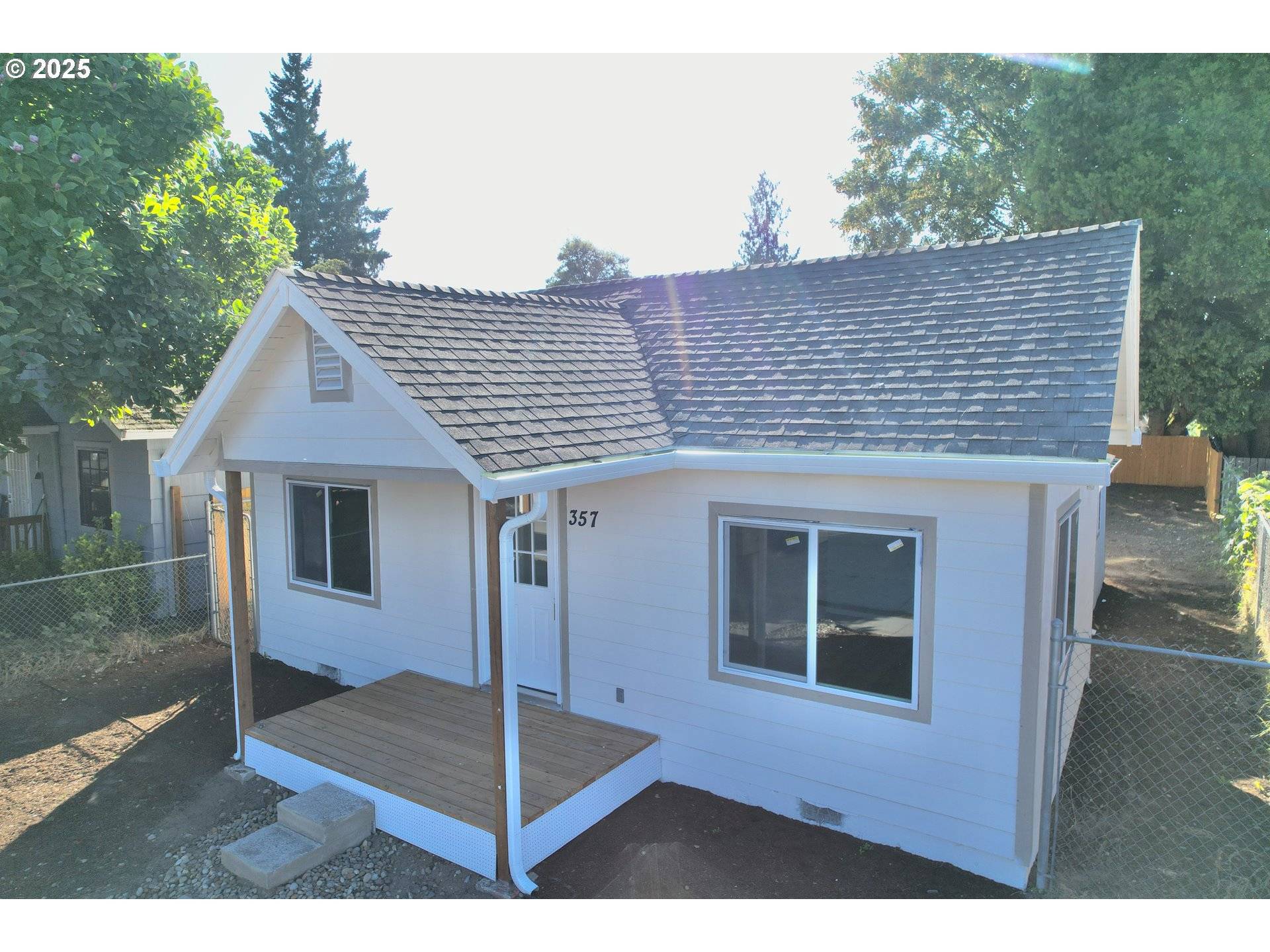 Longview, WA 98632,357 19TH AVE