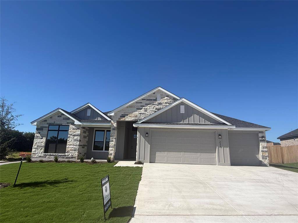 Lorena, TX 76655,233 Lasso Loop