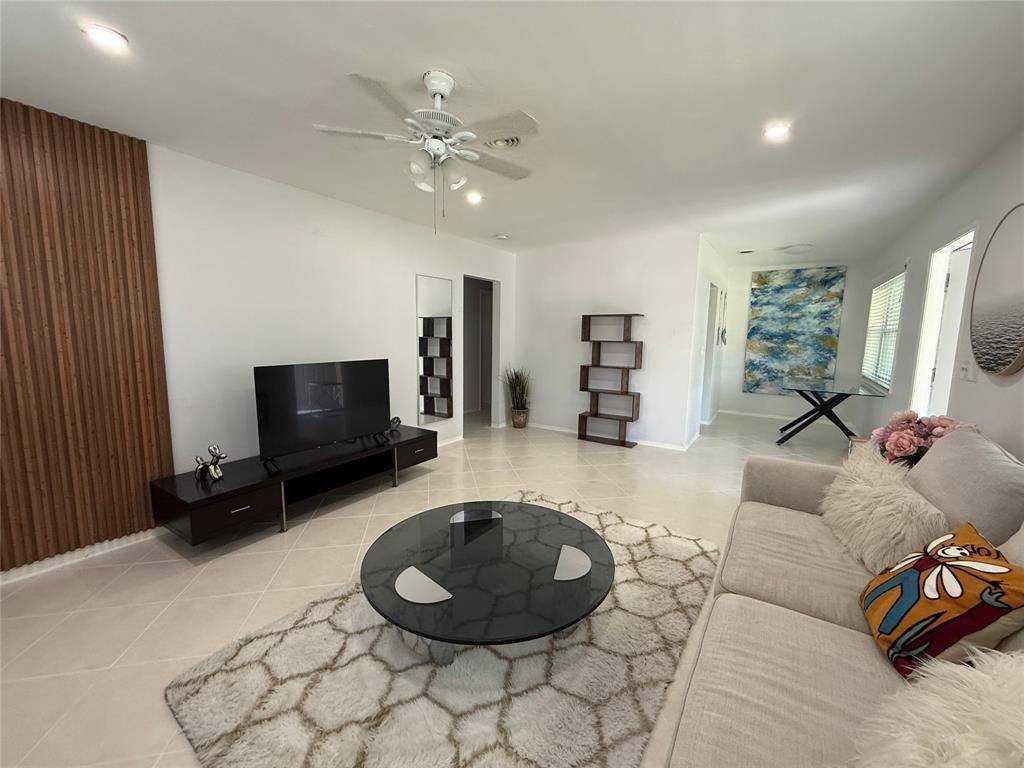 Pompano Beach, FL 33060,23 NE 19th Ave