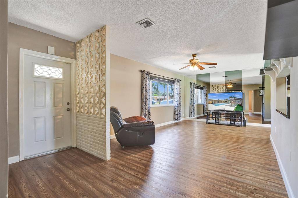 Hollywood, FL 33024,6541 Park St