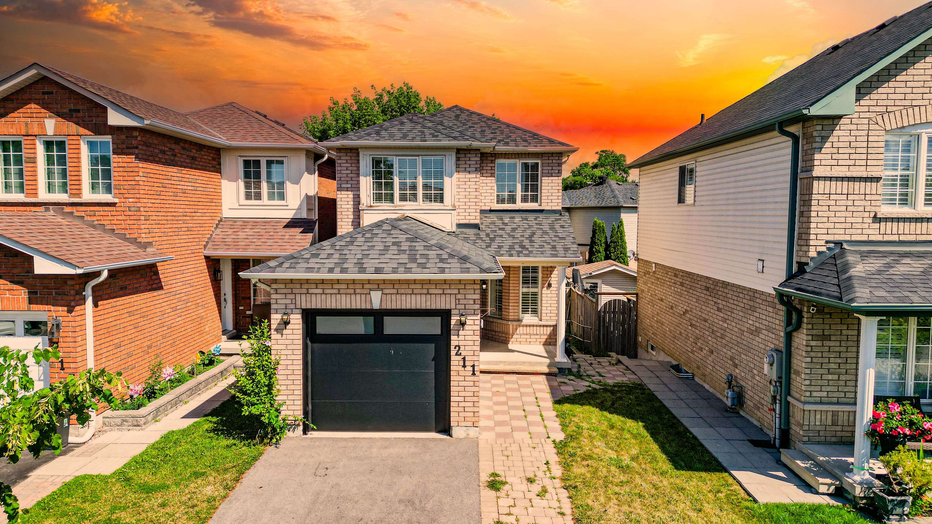 Toronto E10, ON M1C 5J8,211 Andona CRES