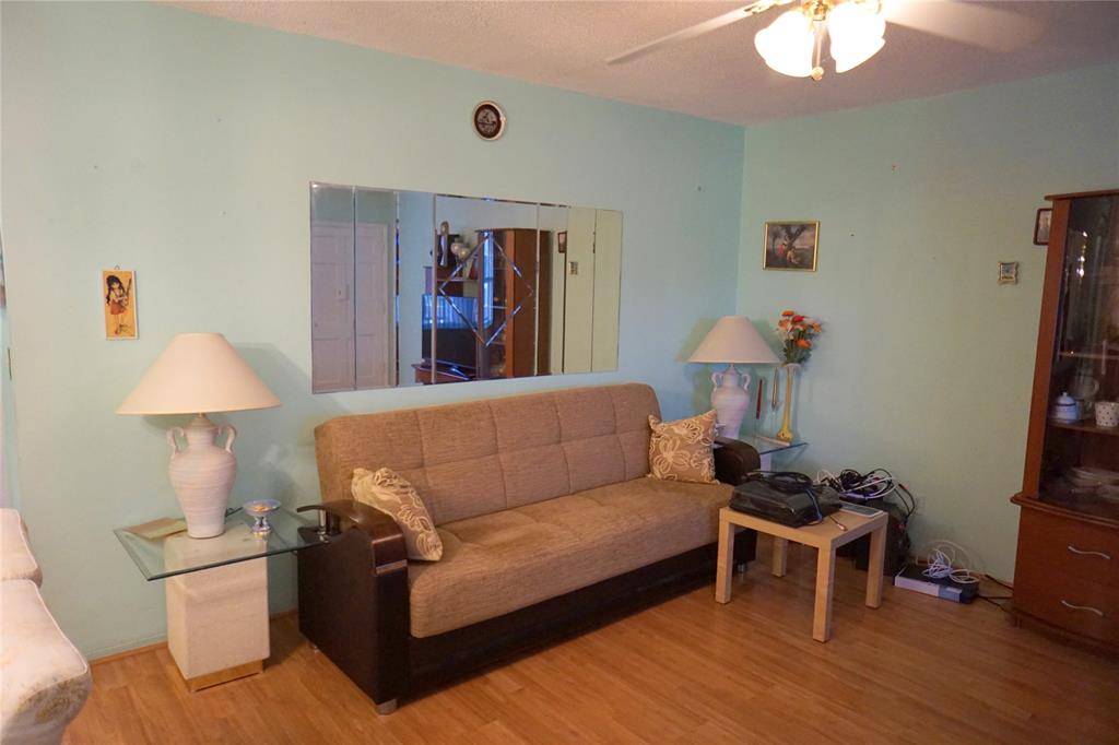 Hallandale Beach, FL 33009,160 NE 8th Ave #25B
