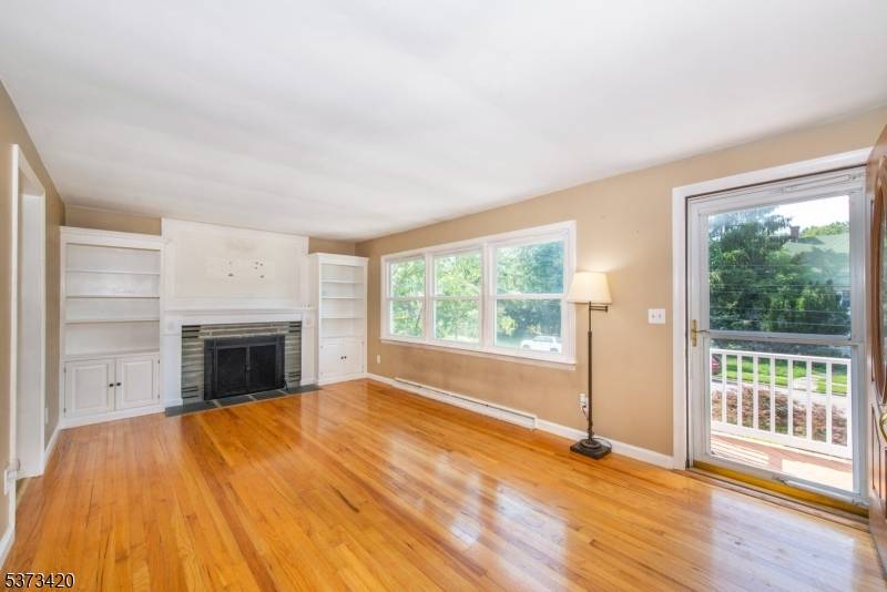 Newton Town, NJ 07860,37 Park Ave