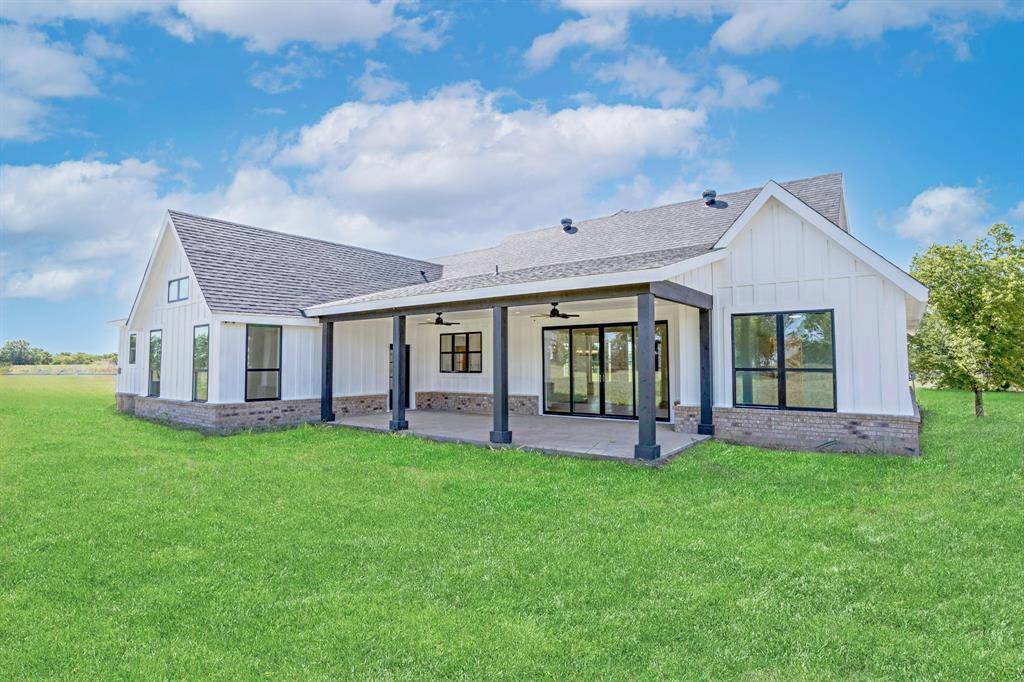 Justin, TX 76247,5926 High Mesa Drive
