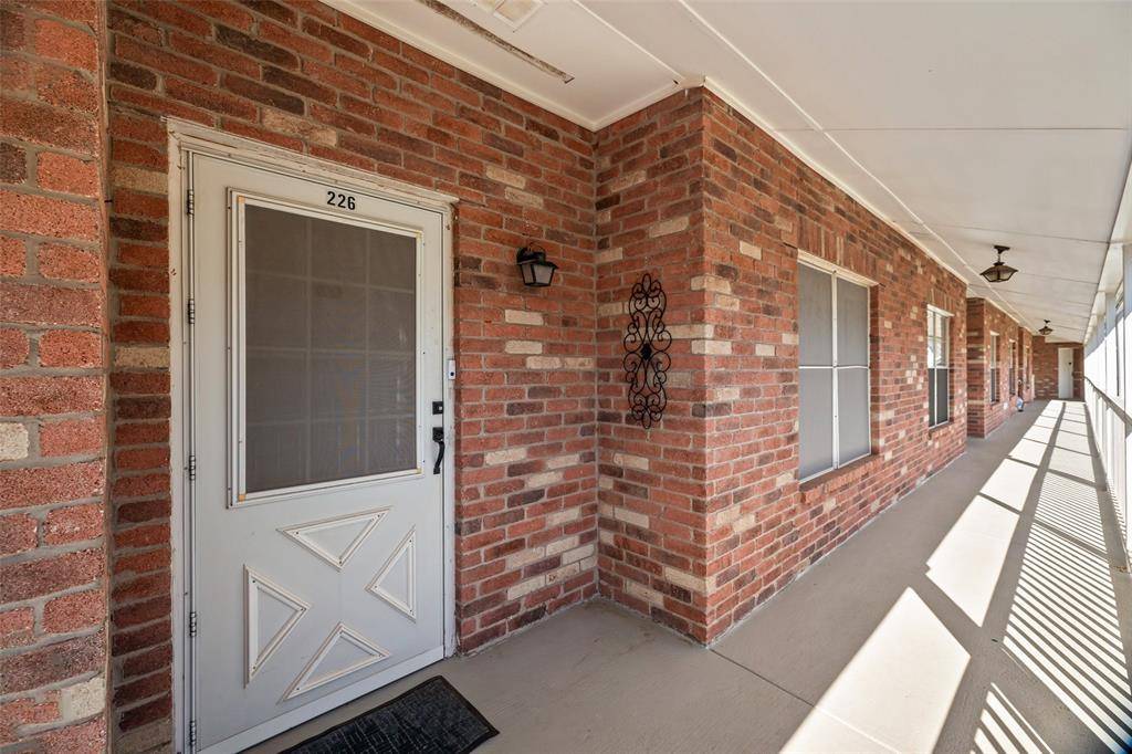 Granbury, TX 76049,8511 Westover Court #226