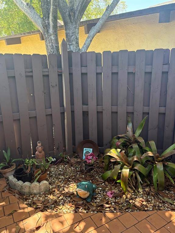 Hollywood, FL 33024,117 Essex Rd