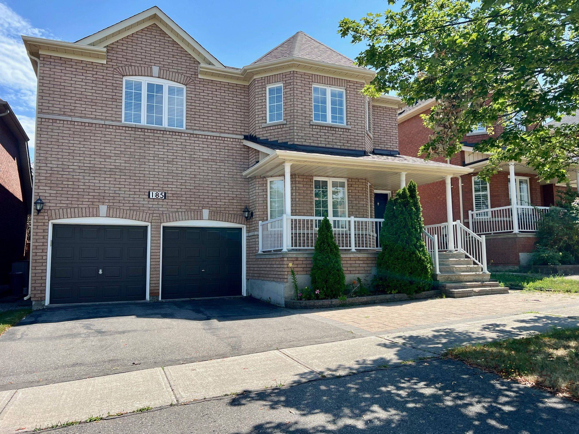 Richmond Hill, ON L4S 2J5,185 Farmstead RD