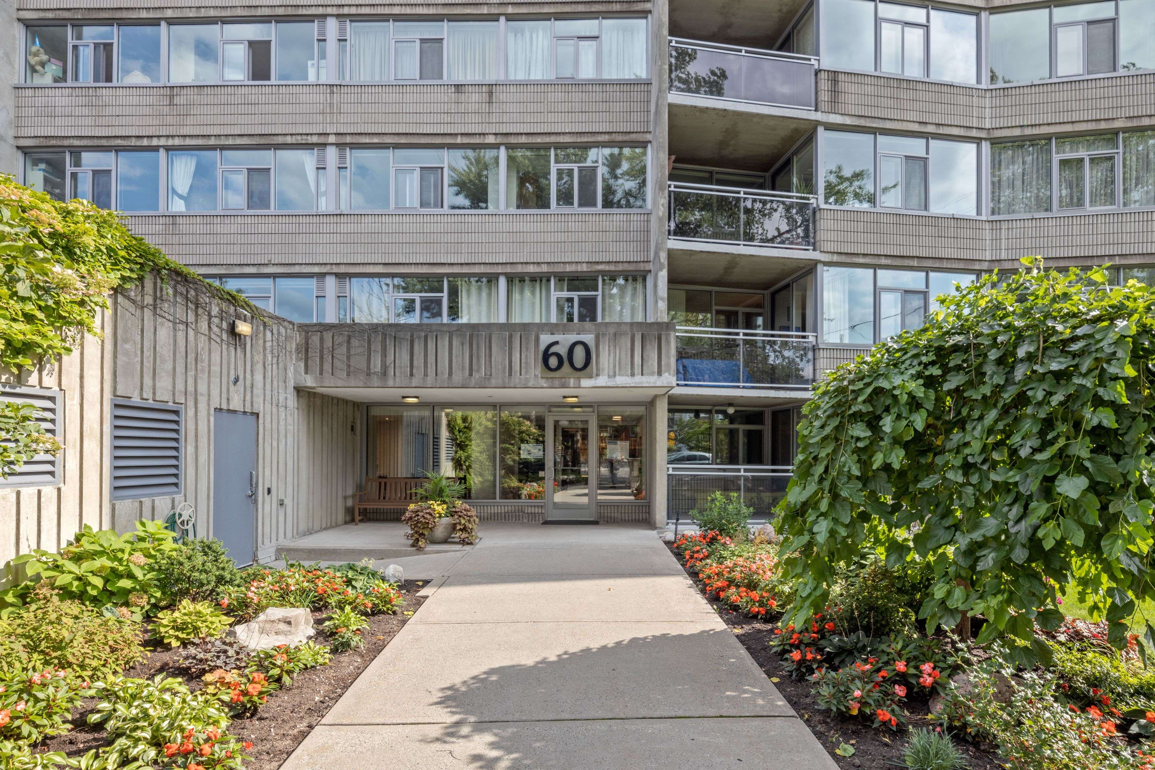 Ottawa Centre, ON K2P 2G1,60 MCLEOD ST #608